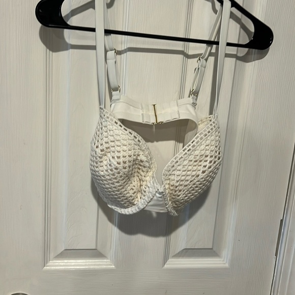 Women’s bathing suit top - Picture 1 of 3